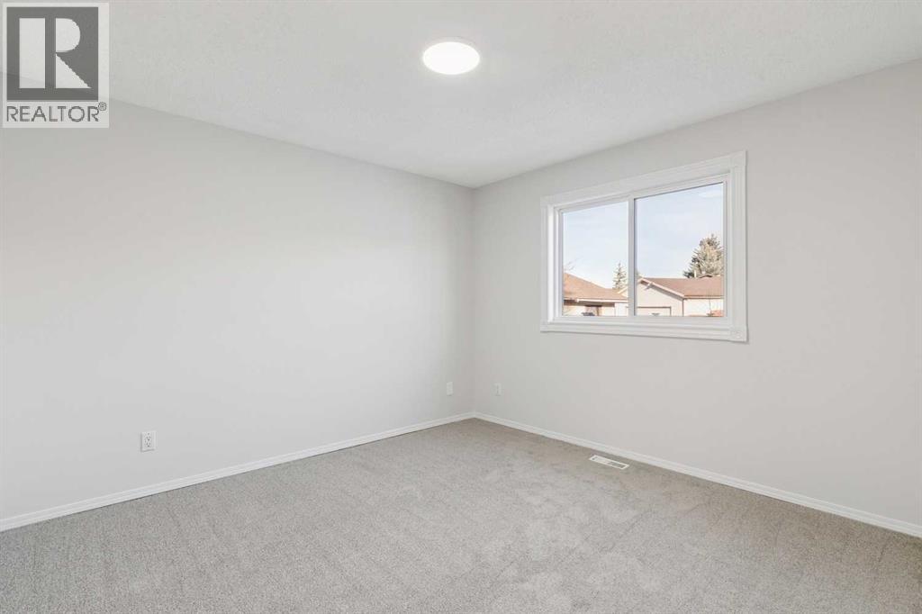 354 Maitland Hill Ne, Calgary, Alberta  T2A 5V3 - Photo 10 - A2285976