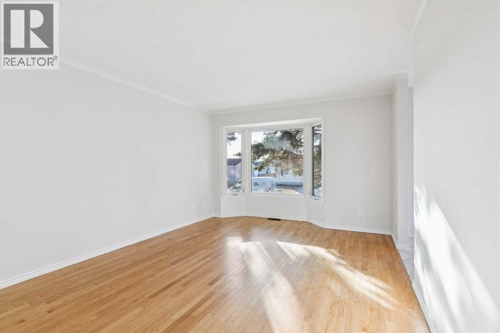 354 Maitland Hill Ne, Calgary, Alberta  T2A 5V3 - Photo 3 - A2285976