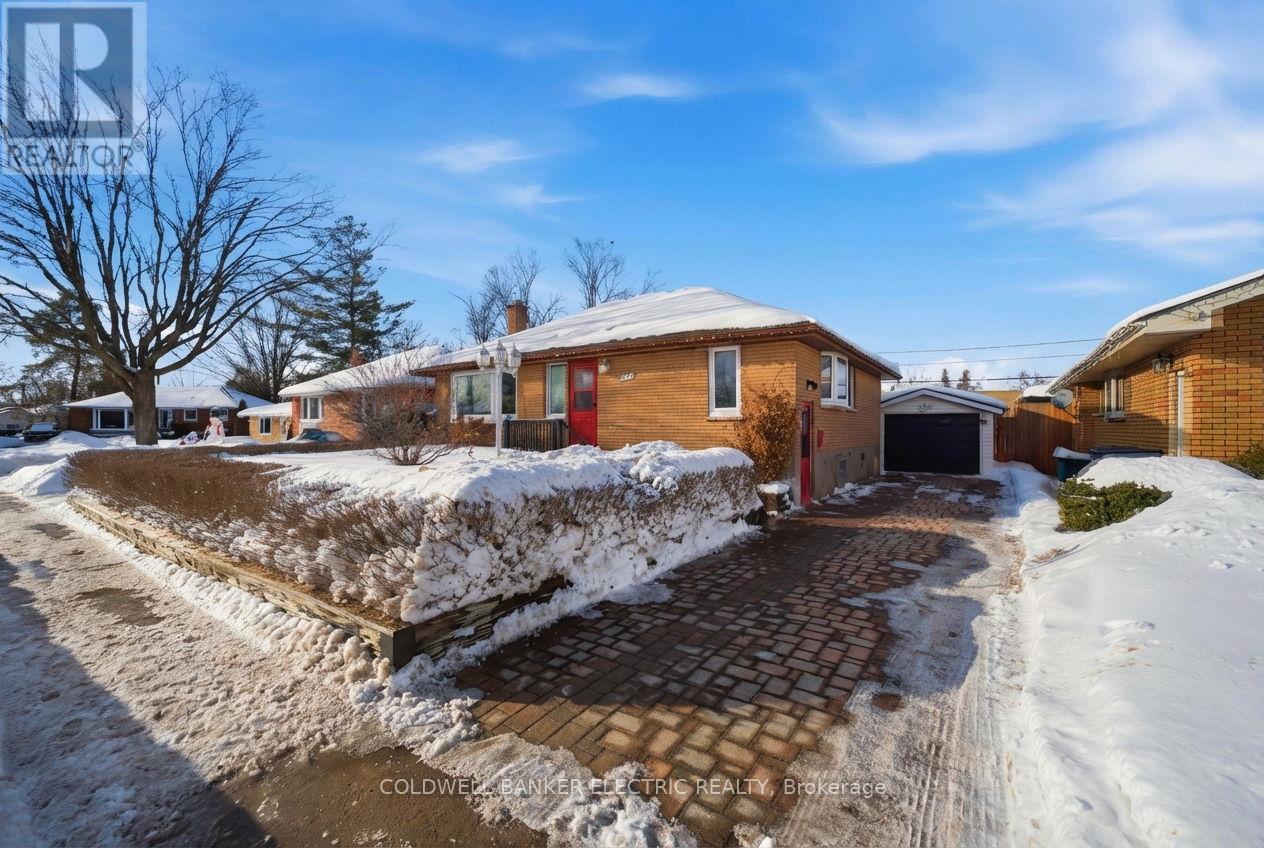 756 Barbara Crescent, Peterborough (Otonabee Ward 1), Ontario  K9J 3X7 - Photo 2 - X12789984