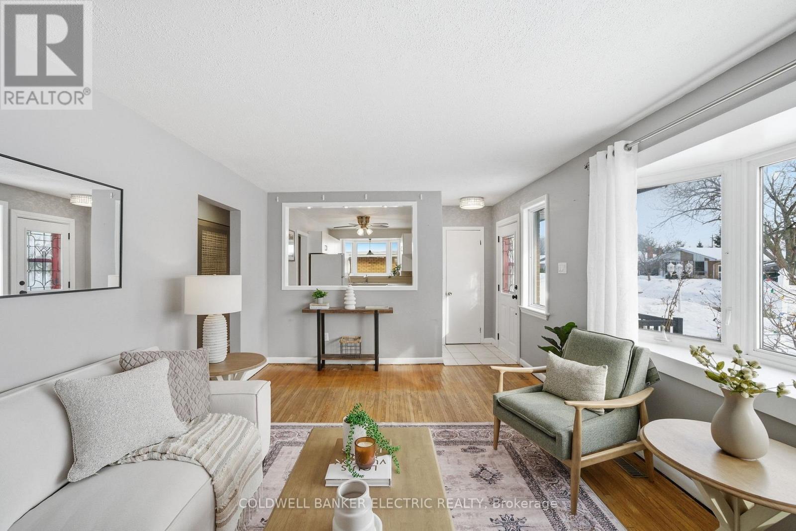 756 Barbara Crescent, Peterborough (Otonabee Ward 1), Ontario  K9J 3X7 - Photo 6 - X12789984