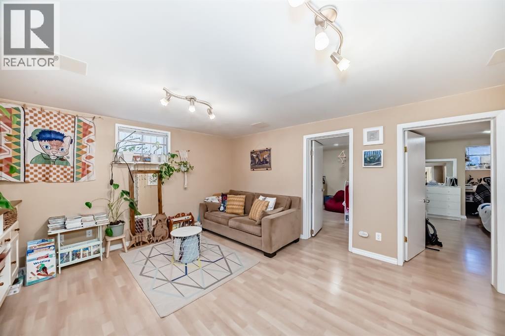 28 Winslow Crescent Sw, Calgary, Alberta  T3C 2R1 - Photo 24 - A2284051