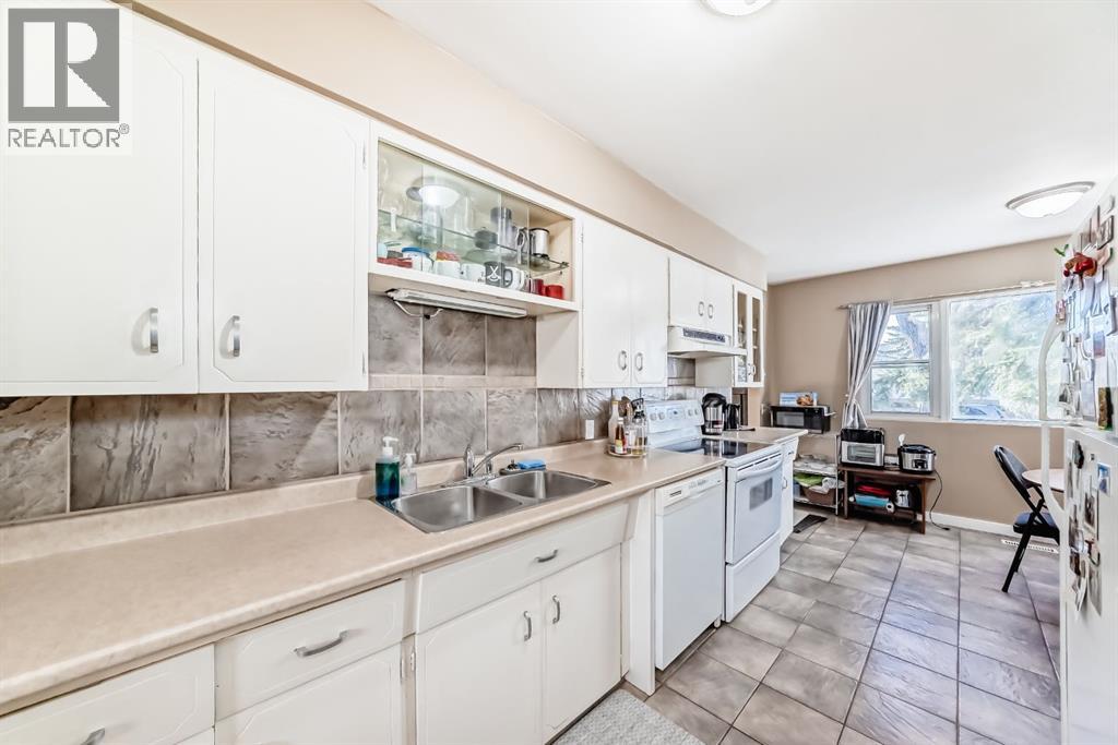 28 Winslow Crescent Sw, Calgary, Alberta  T3C 2R1 - Photo 12 - A2284051