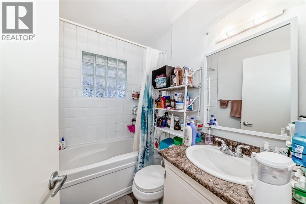 28 Winslow Crescent Sw, Calgary, Alberta  T3C 2R1 - Photo 19 - A2284051