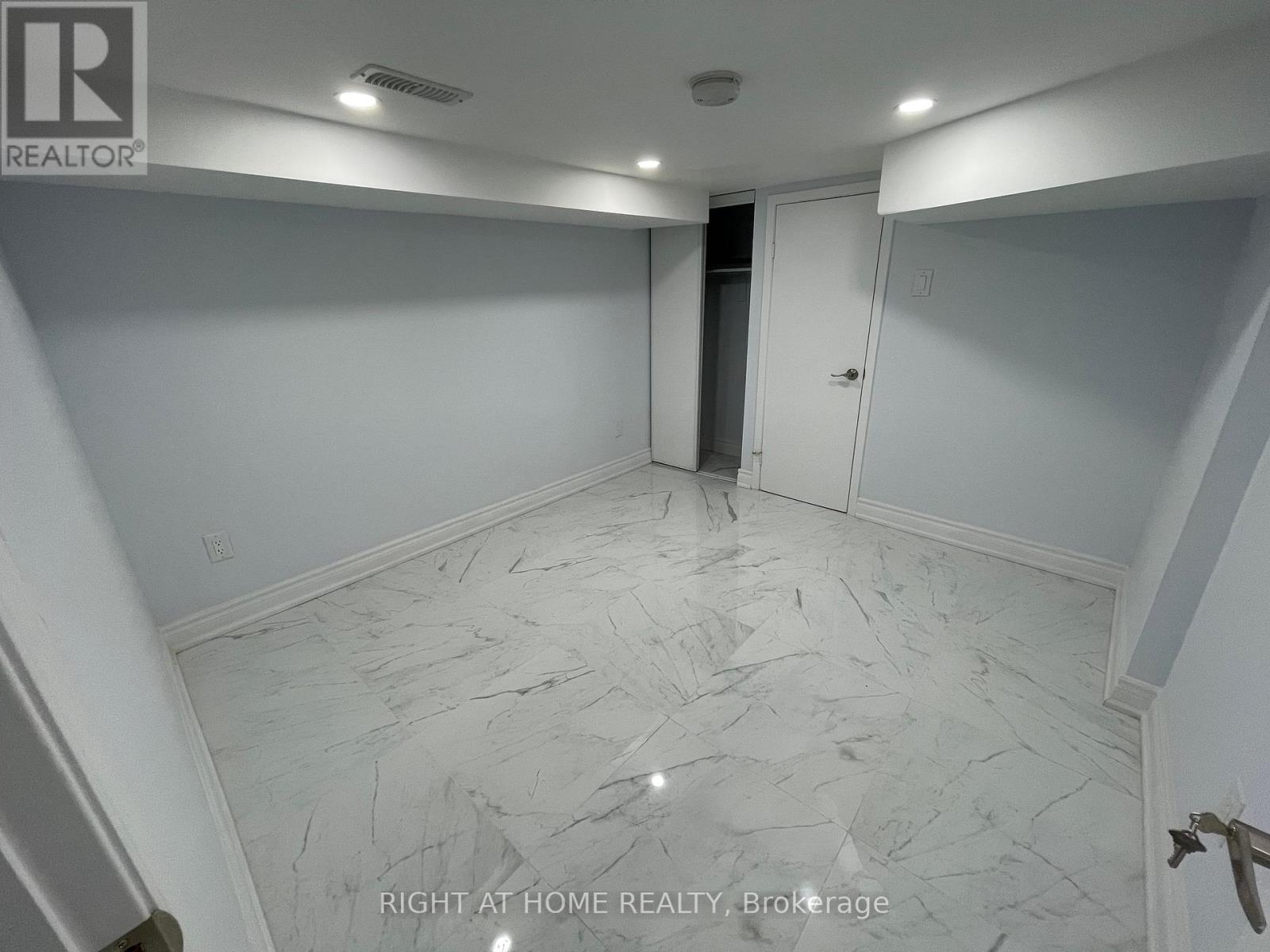 477 Ossington Avenue, Toronto, Ontario  M6G 3T3 - Photo 4 - C12789952