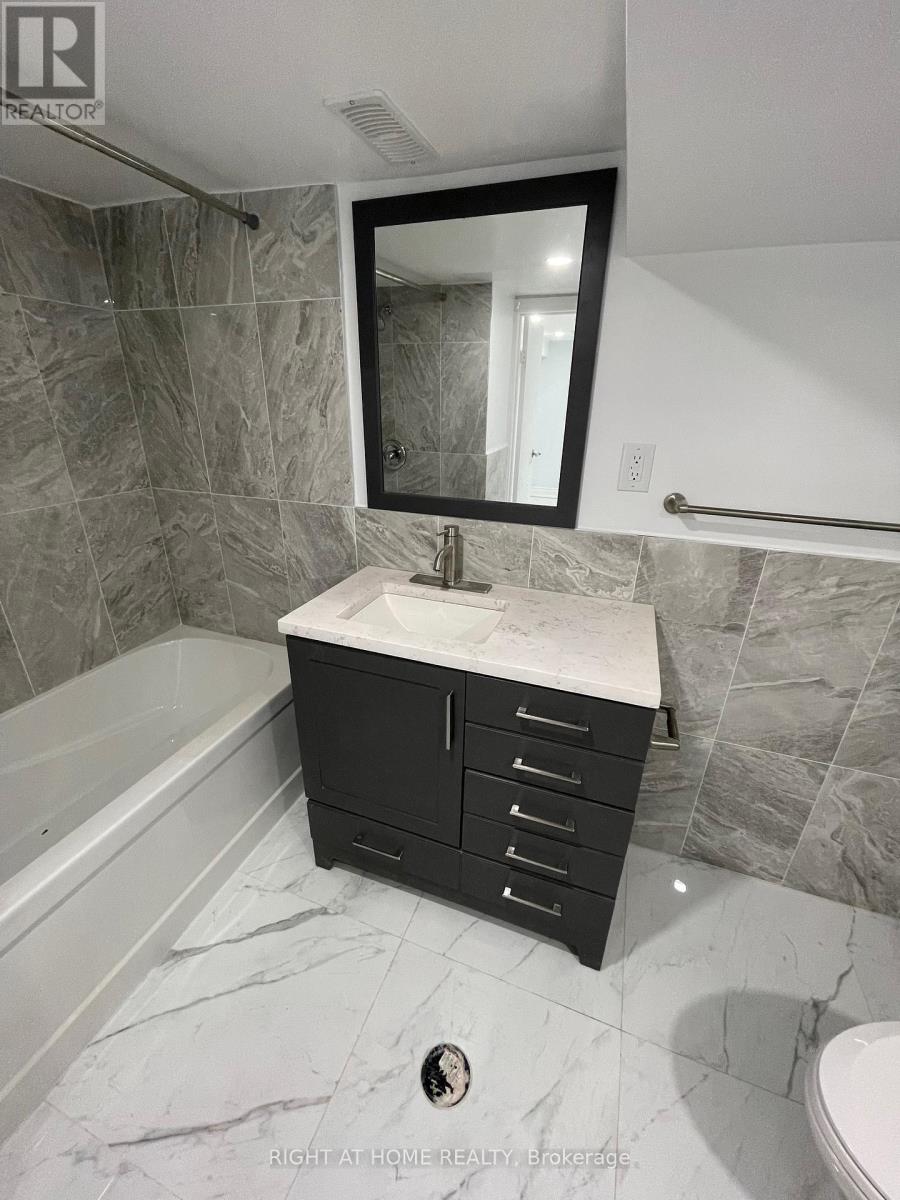 477 Ossington Avenue, Toronto, Ontario  M6G 3T3 - Photo 7 - C12789952