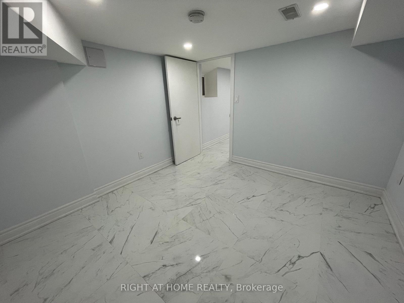 477 Ossington Avenue, Toronto, Ontario  M6G 3T3 - Photo 9 - C12789952