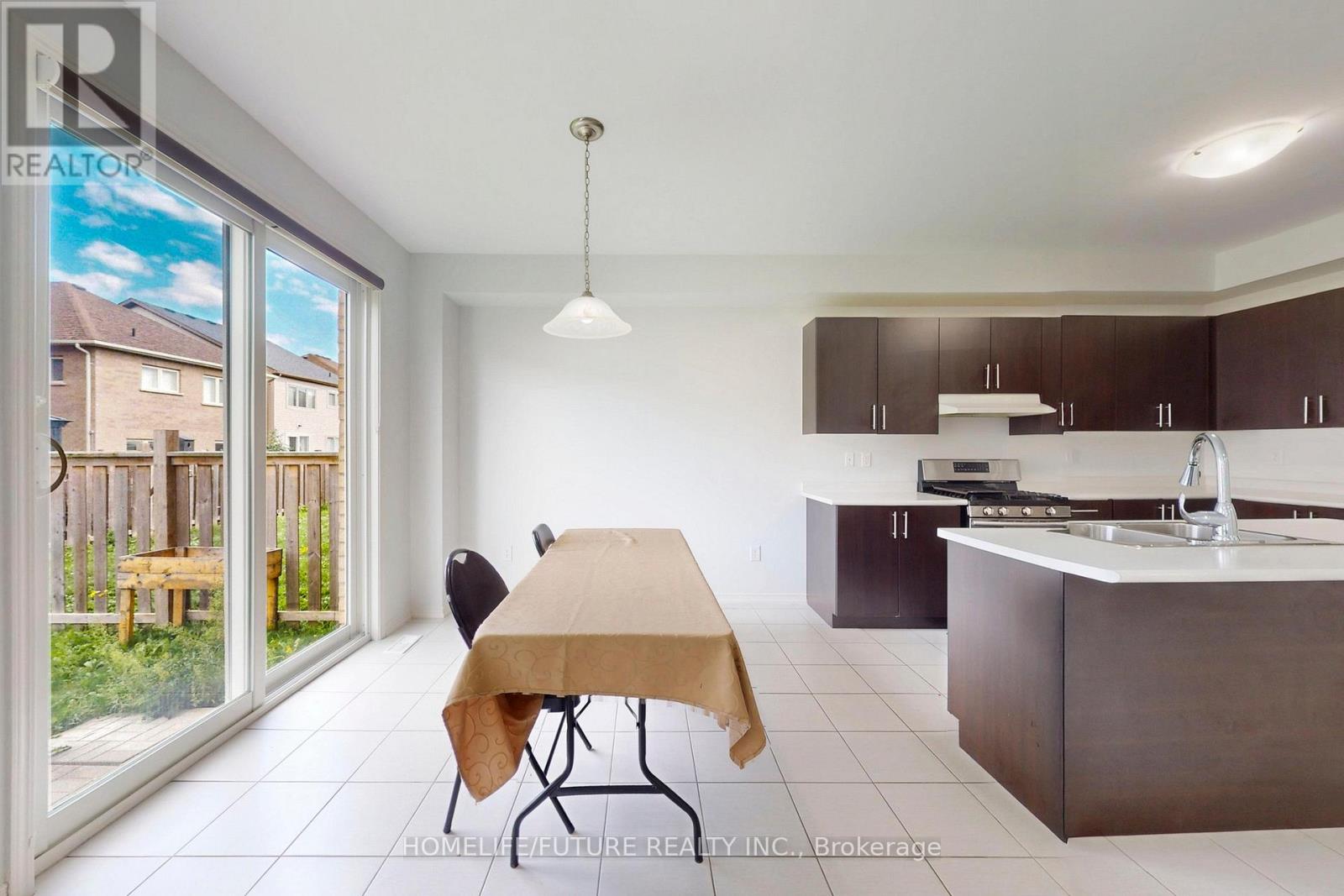 Main & 2nd Flr - 2385 Dress Circle Crescent, Oshawa, Ontario  L1L 0L8 - Photo 18 - E12789970