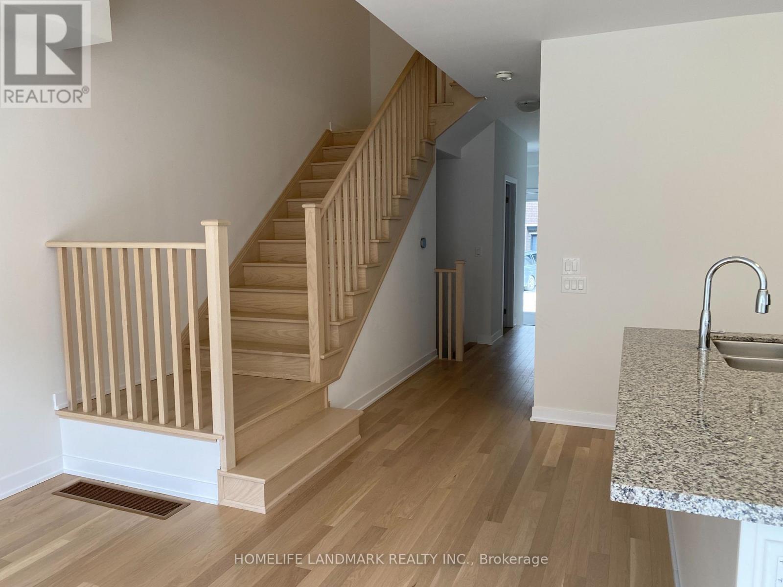 36 John Canning Way E, Markham, Ontario  L3R 3X3 - Photo 16 - N12789950