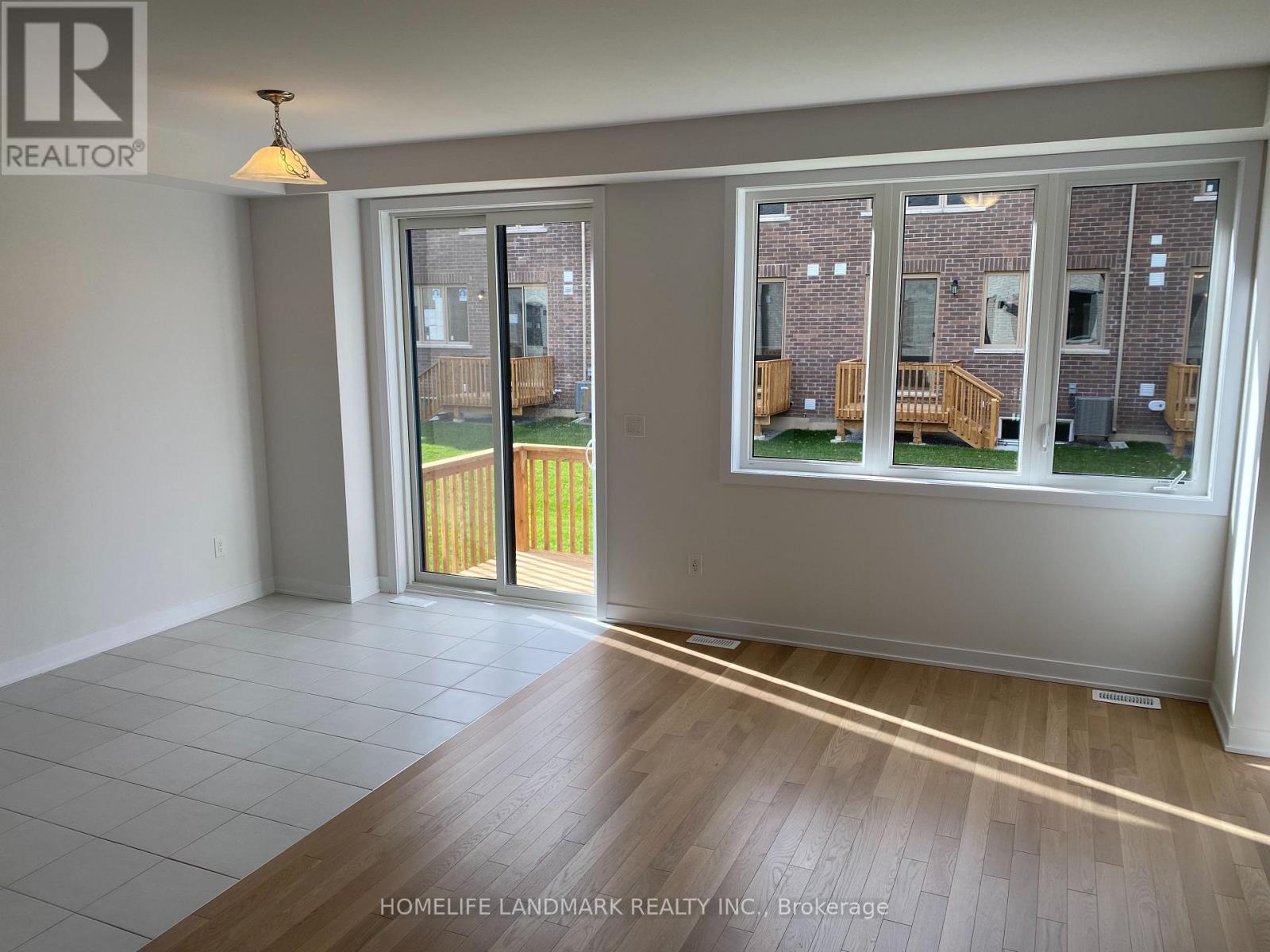 36 John Canning Way E, Markham, Ontario  L3R 3X3 - Photo 6 - N12789950