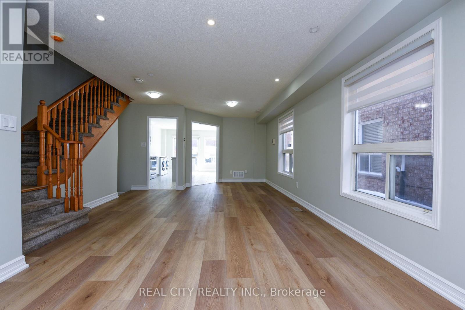 6416 Hampden Woods Road, Mississauga, Ontario  L5N 7V3 - Photo 13 - W12789958