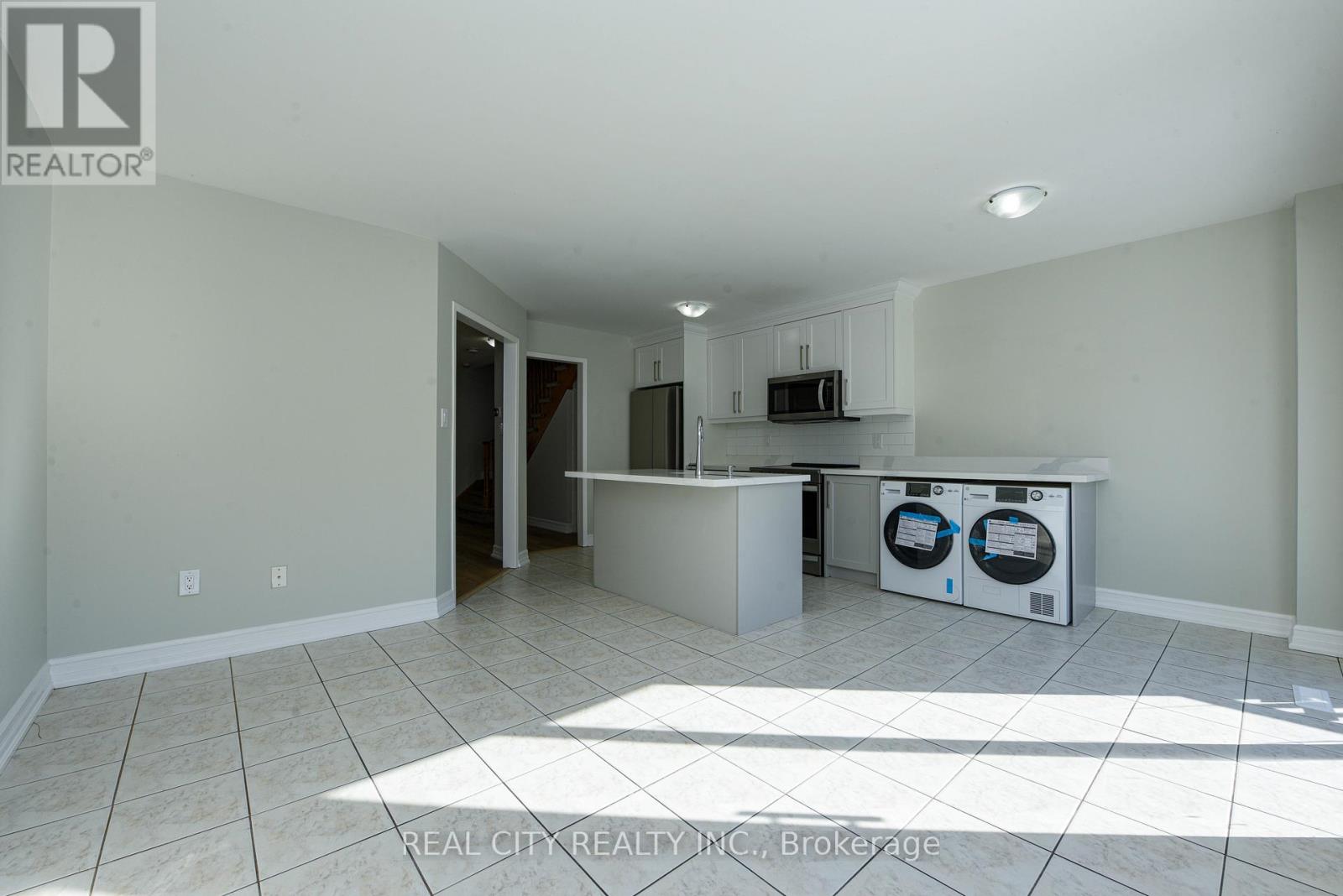 6416 Hampden Woods Road, Mississauga, Ontario  L5N 7V3 - Photo 19 - W12789958