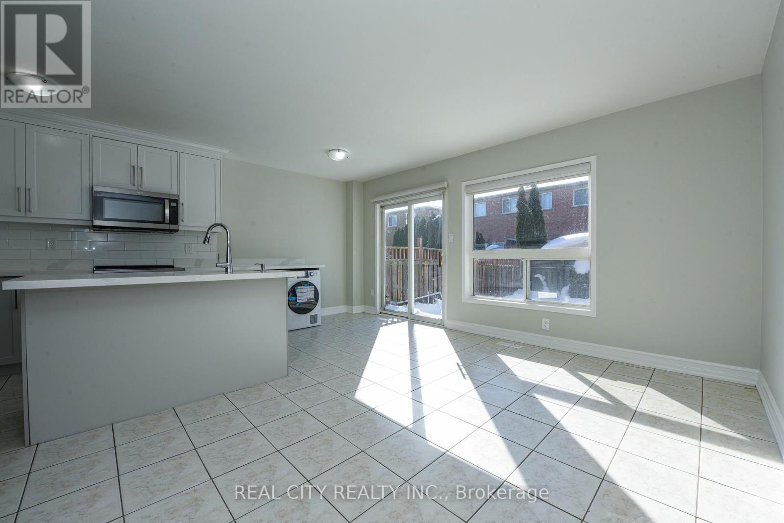 6416 Hampden Woods Road, Mississauga, Ontario  L5N 7V3 - Photo 20 - W12789958