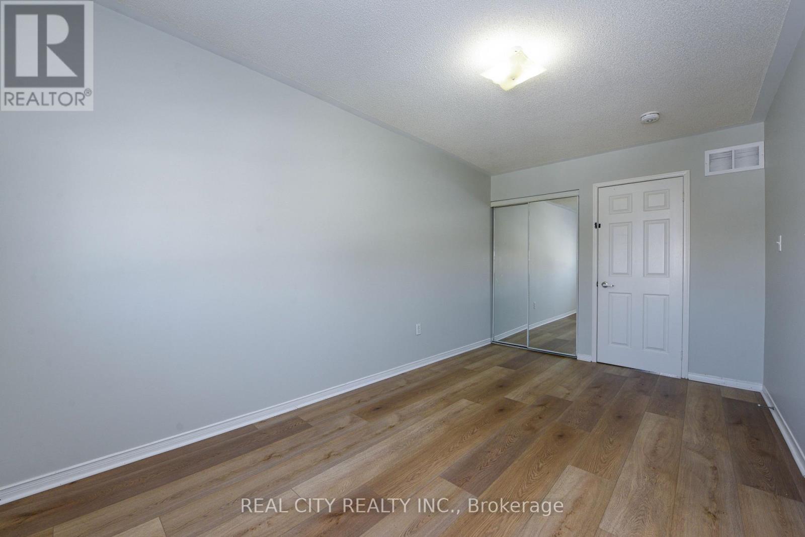 6416 Hampden Woods Road, Mississauga, Ontario  L5N 7V3 - Photo 36 - W12789958