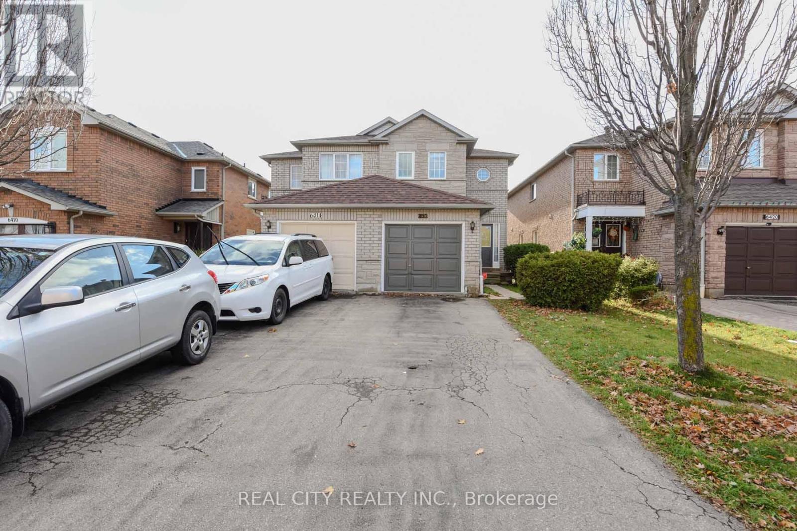 6416 Hampden Woods Road, Mississauga, Ontario  L5N 7V3 - Photo 4 - W12789958