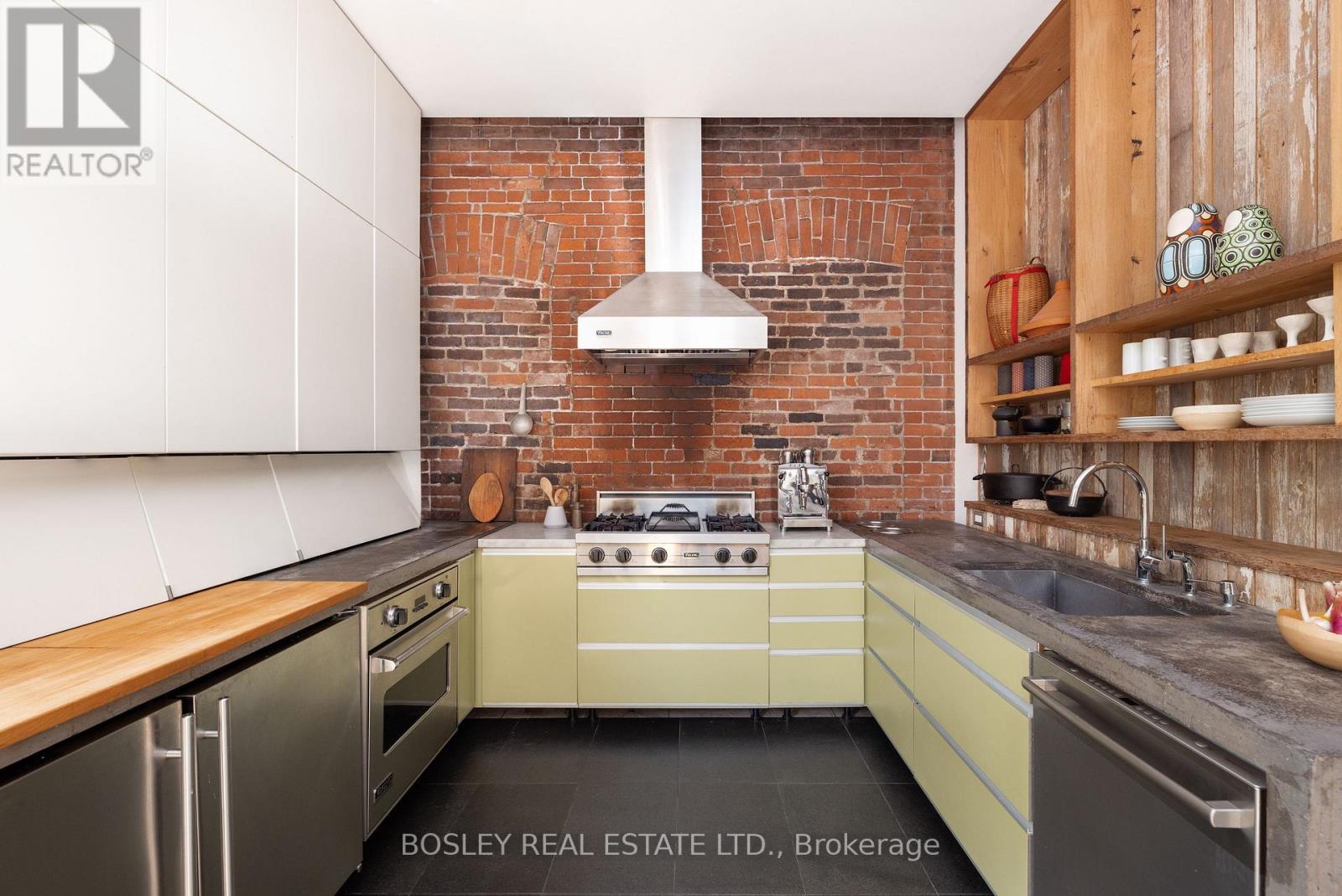 Rear - 67 Elm Grove Avenue, Toronto, Ontario  M6K 2J2 - Photo 6 - W12789982