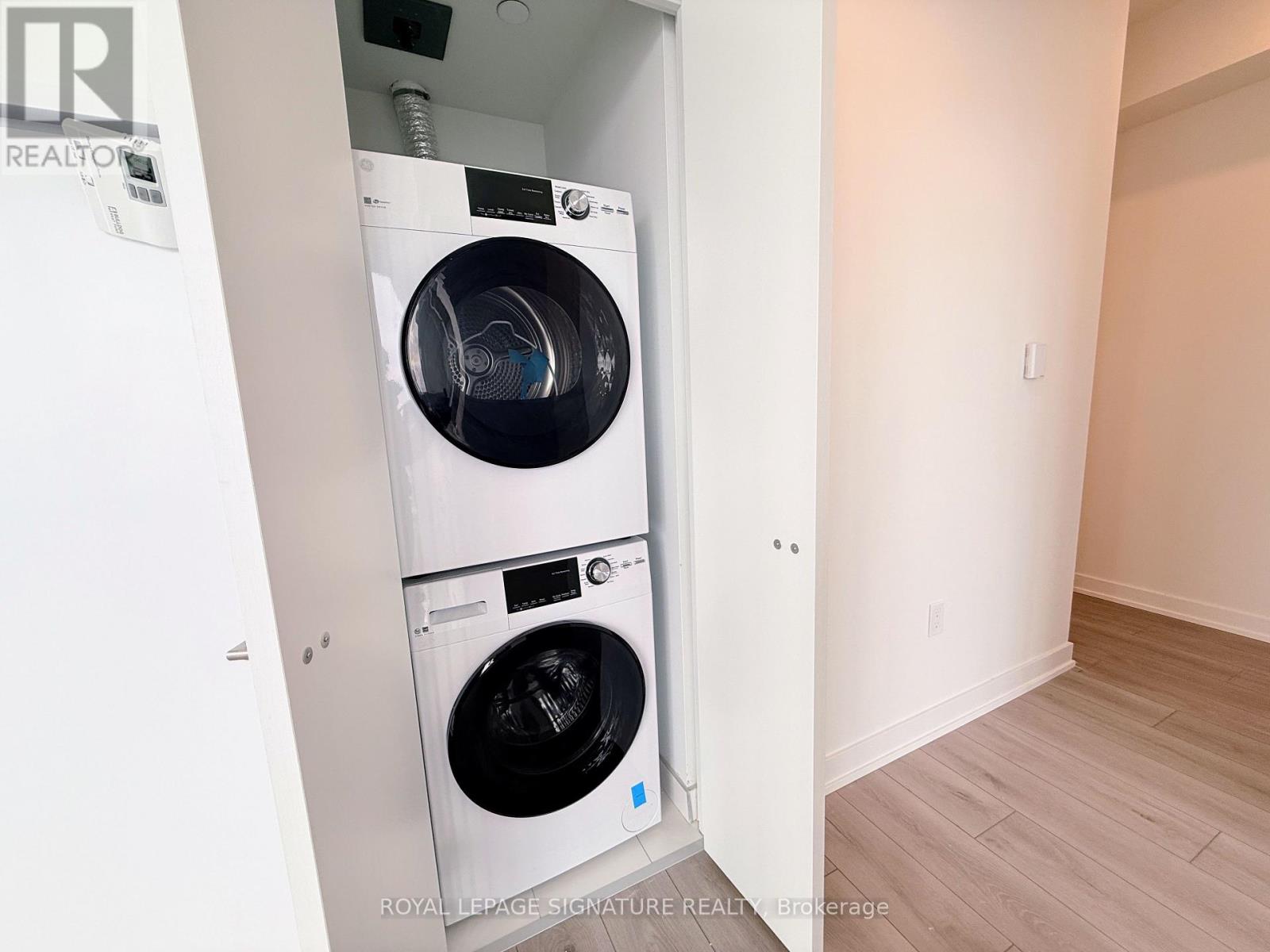 1311 - 1 Fairview Road, Mississauga, Ontario  L5A 0B4 - Photo 11 - W12789986