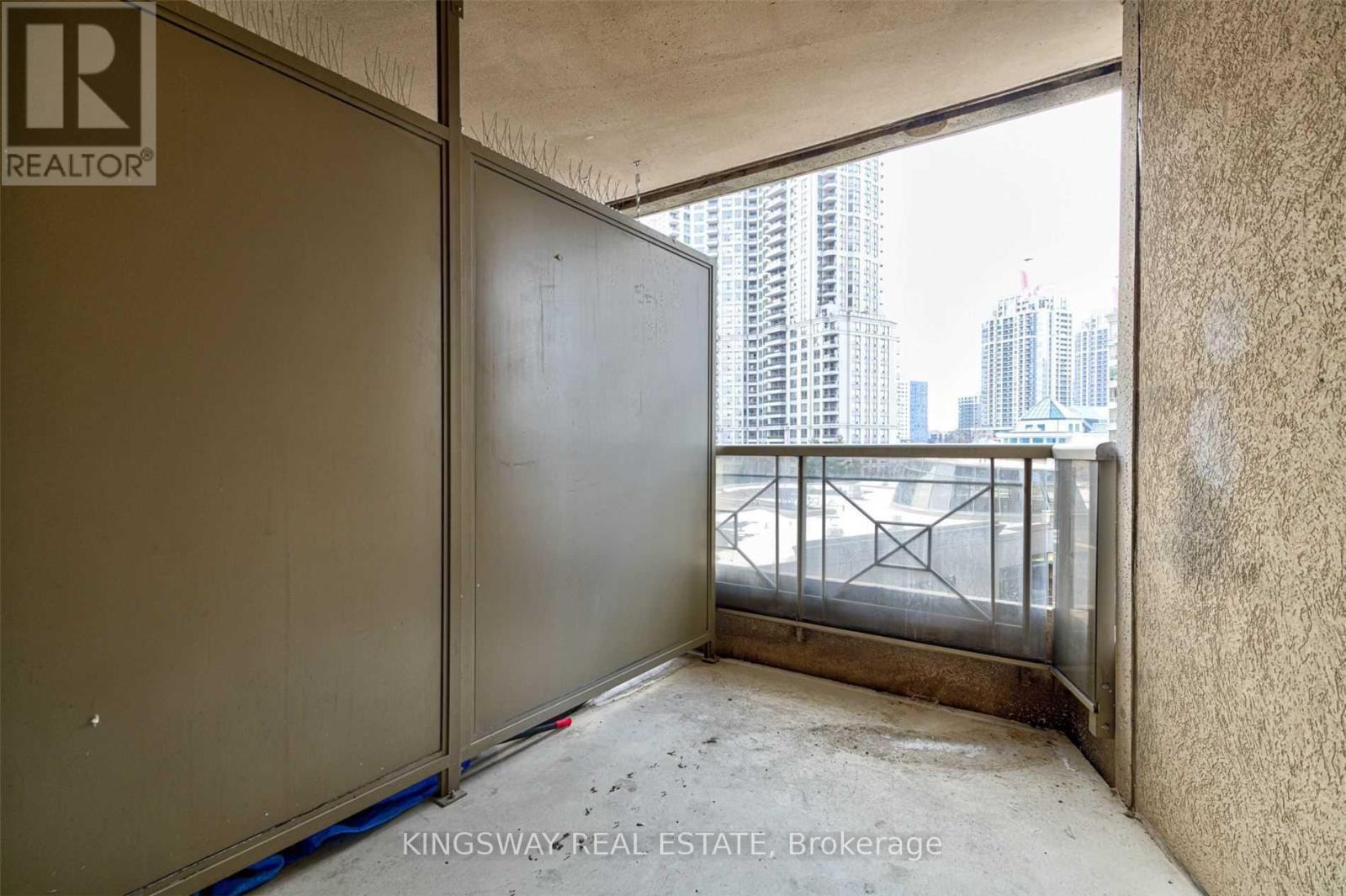 602 - 3880 Duke Of York Boulevard, Mississauga, Ontario  L5B 4M7 - Photo 11 - W12789992