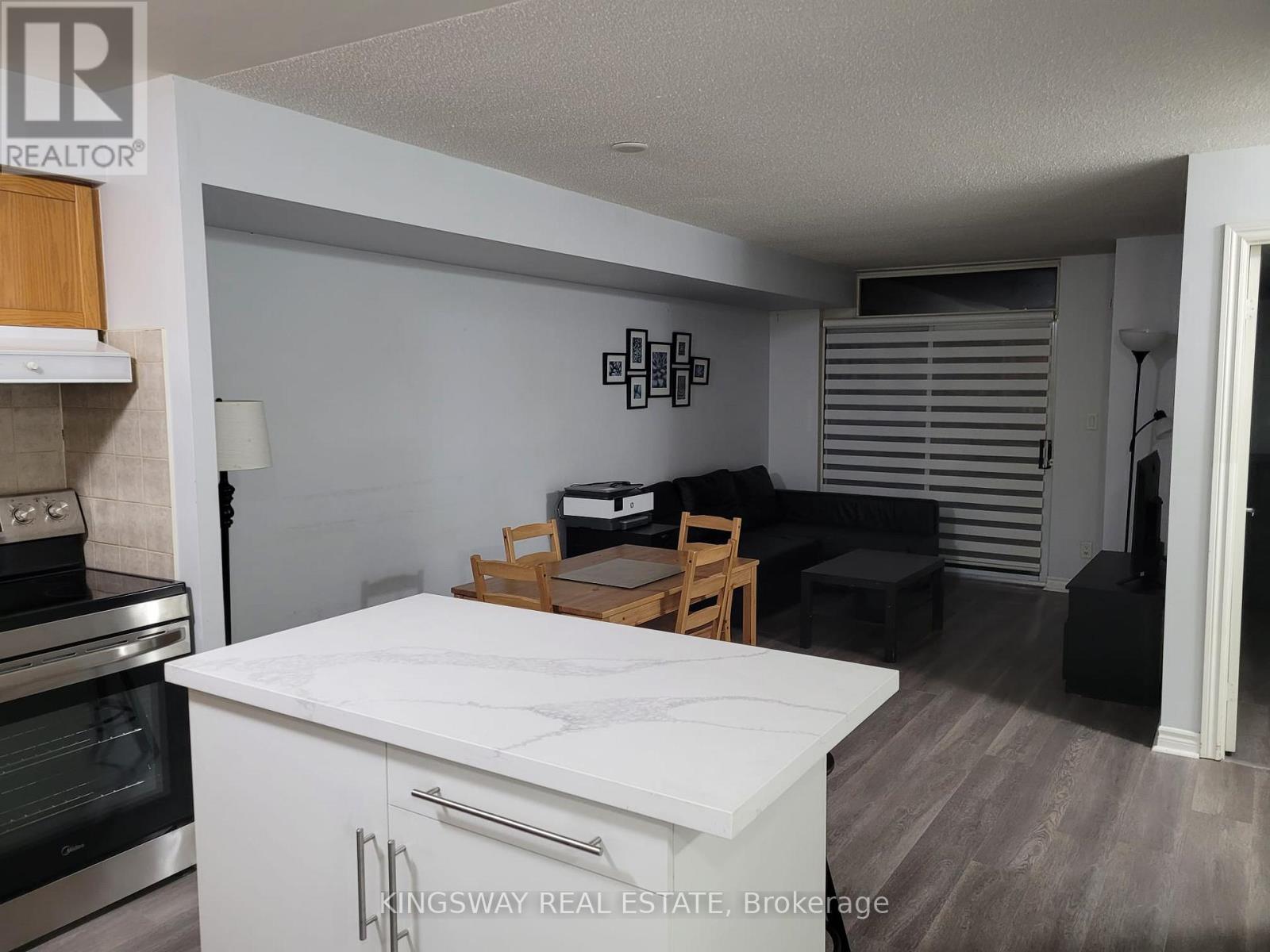 602 - 3880 Duke Of York Boulevard, Mississauga, Ontario  L5B 4M7 - Photo 5 - W12789992