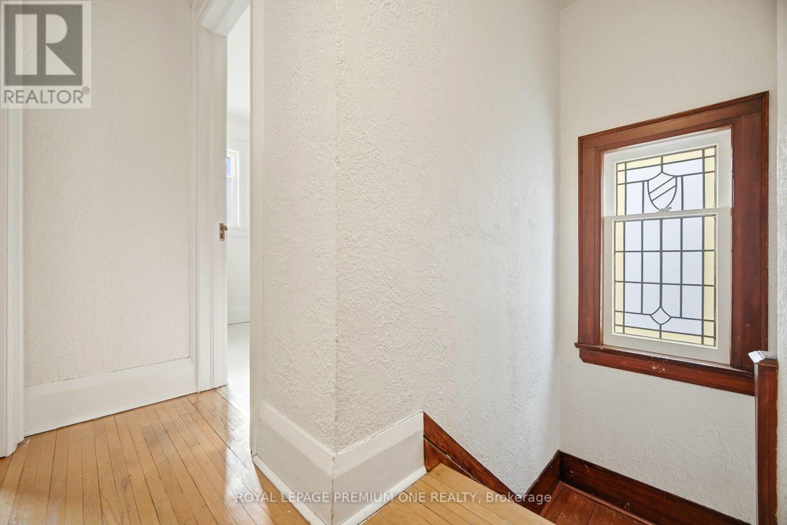 61 Methuen Avenue, Toronto, Ontario  M6S 1Z7 - Photo 18 - W12790002