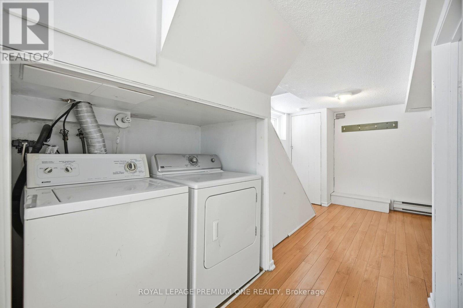 61 Methuen Avenue, Toronto, Ontario  M6S 1Z7 - Photo 37 - W12790002