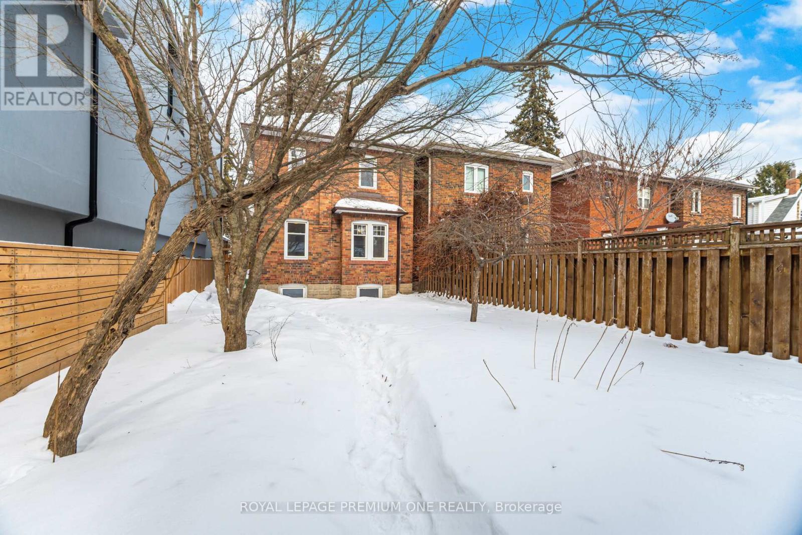 61 Methuen Avenue, Toronto, Ontario  M6S 1Z7 - Photo 41 - W12790002