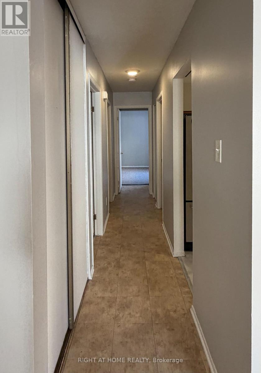 E - 1033 Cummings Avenue, Ottawa, Ontario  K1J 9K6 - Photo 7 - X12438912