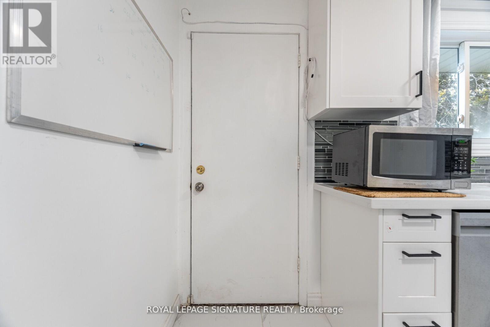 406 Tamarack Drive, Waterloo, Ontario  N2L 4G6 - Photo 17 - X12789974