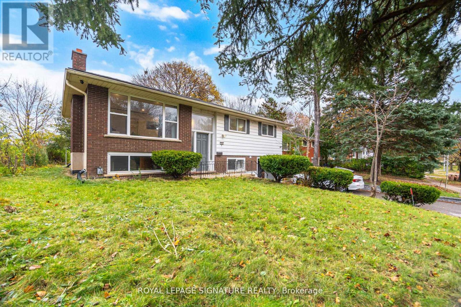 406 Tamarack Drive, Waterloo, Ontario  N2L 4G6 - Photo 4 - X12789974