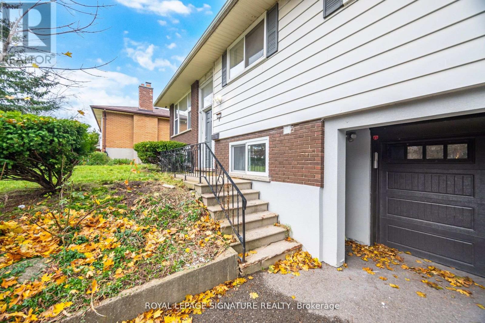 406 Tamarack Drive, Waterloo, Ontario  N2L 4G6 - Photo 6 - X12789974