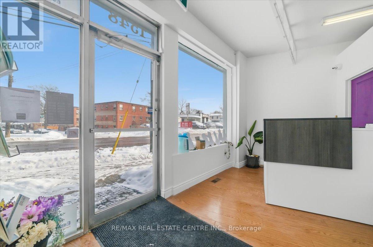 1548 King Street E, Hamilton, Ontario  L8K 1S9 - Photo 2 - X12789996