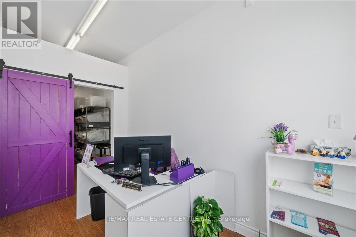 1548 King Street E, Hamilton, Ontario  L8K 1S9 - Photo 5 - X12789996