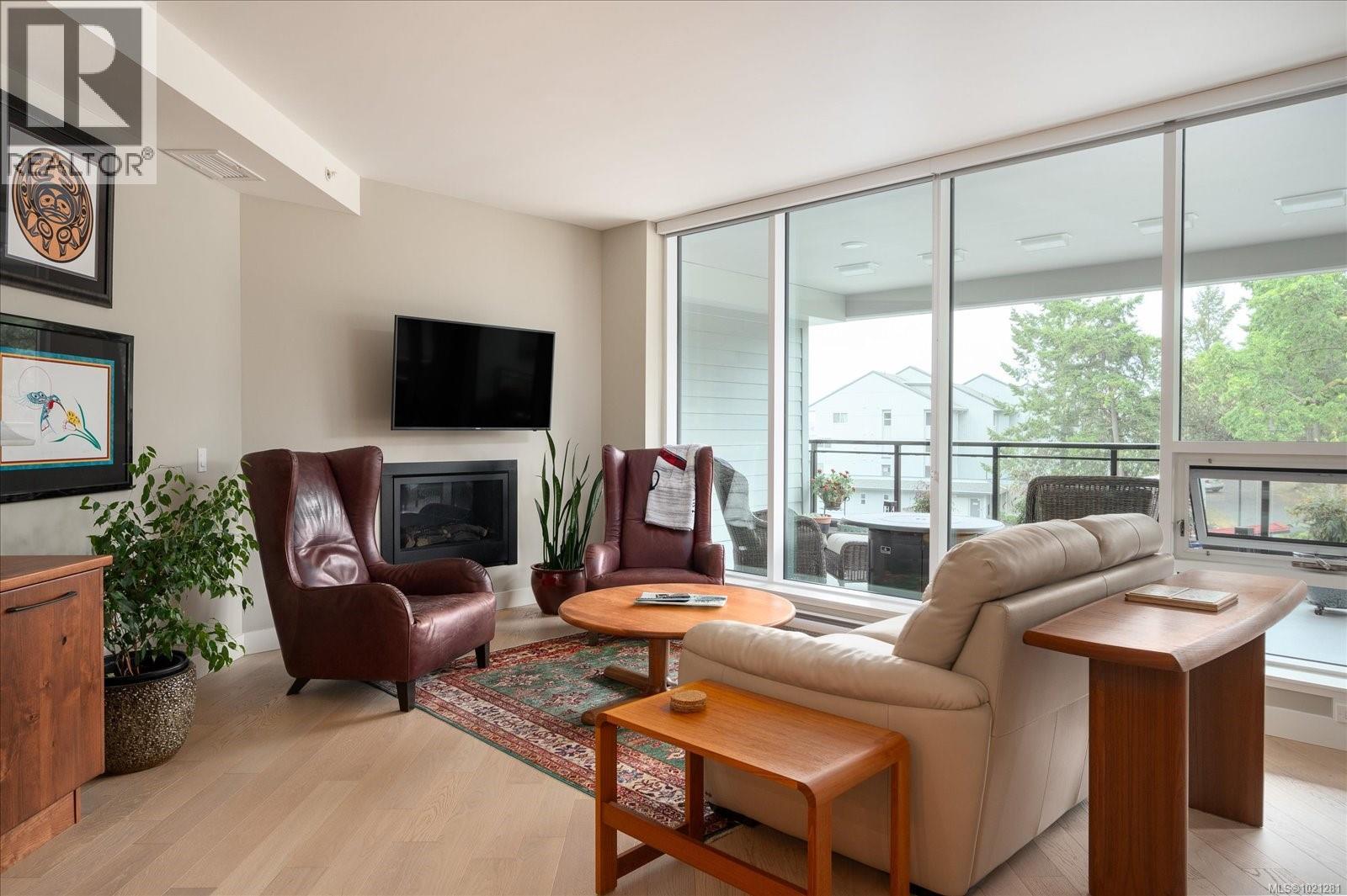 305 3529 Dolphin Dr, Nanoose Bay, British Columbia  V9P 9J7 - Photo 2 - 1021281