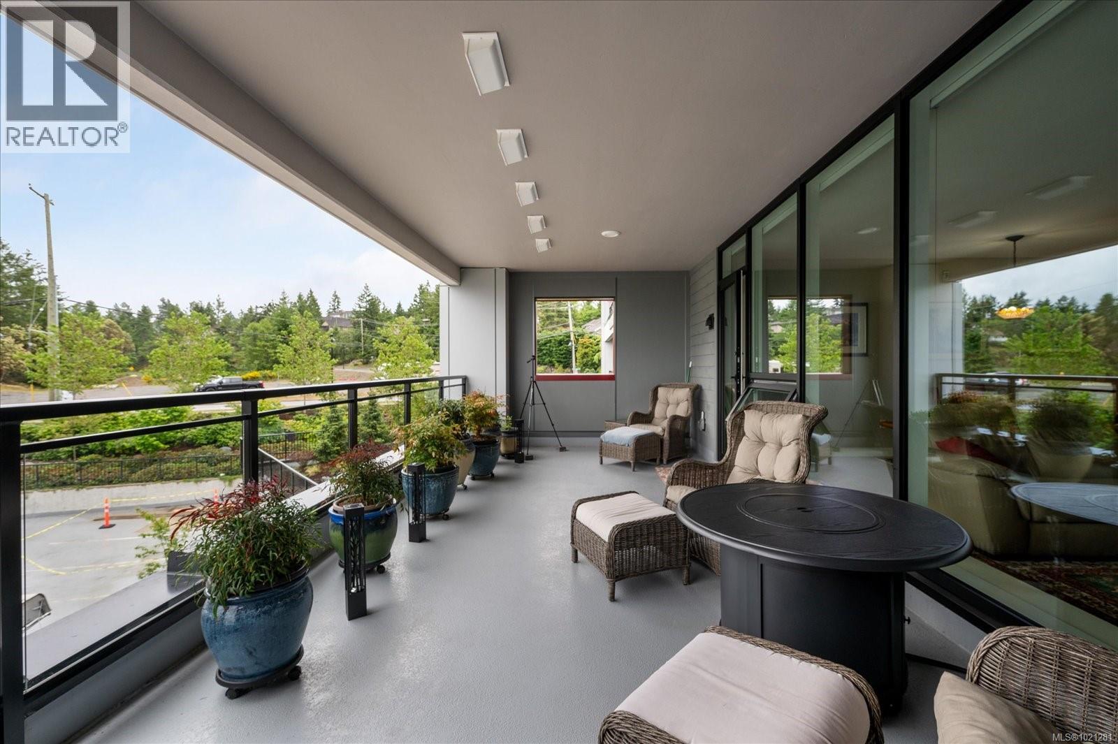 305 3529 Dolphin Dr, Nanoose Bay, British Columbia  V9P 9J7 - Photo 8 - 1021281