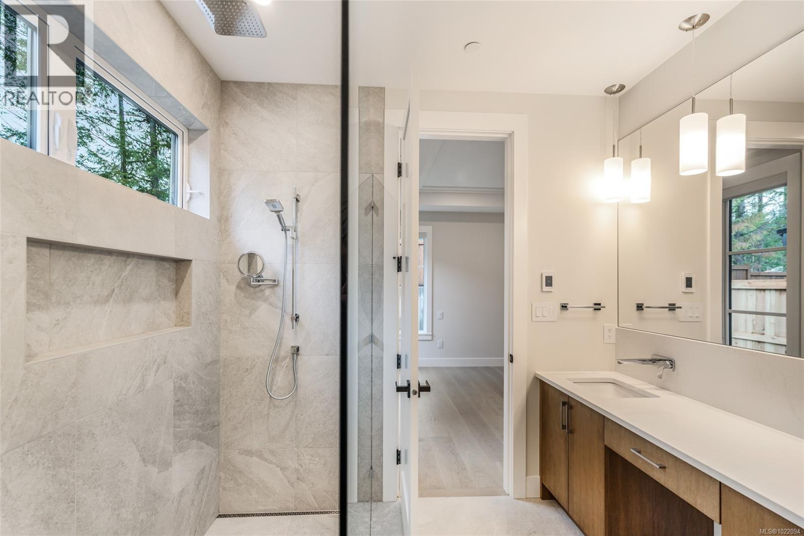 549 Hole-In-One Dr, Qualicum Beach, British Columbia  V9K 0B9 - Photo 10 - 1022094