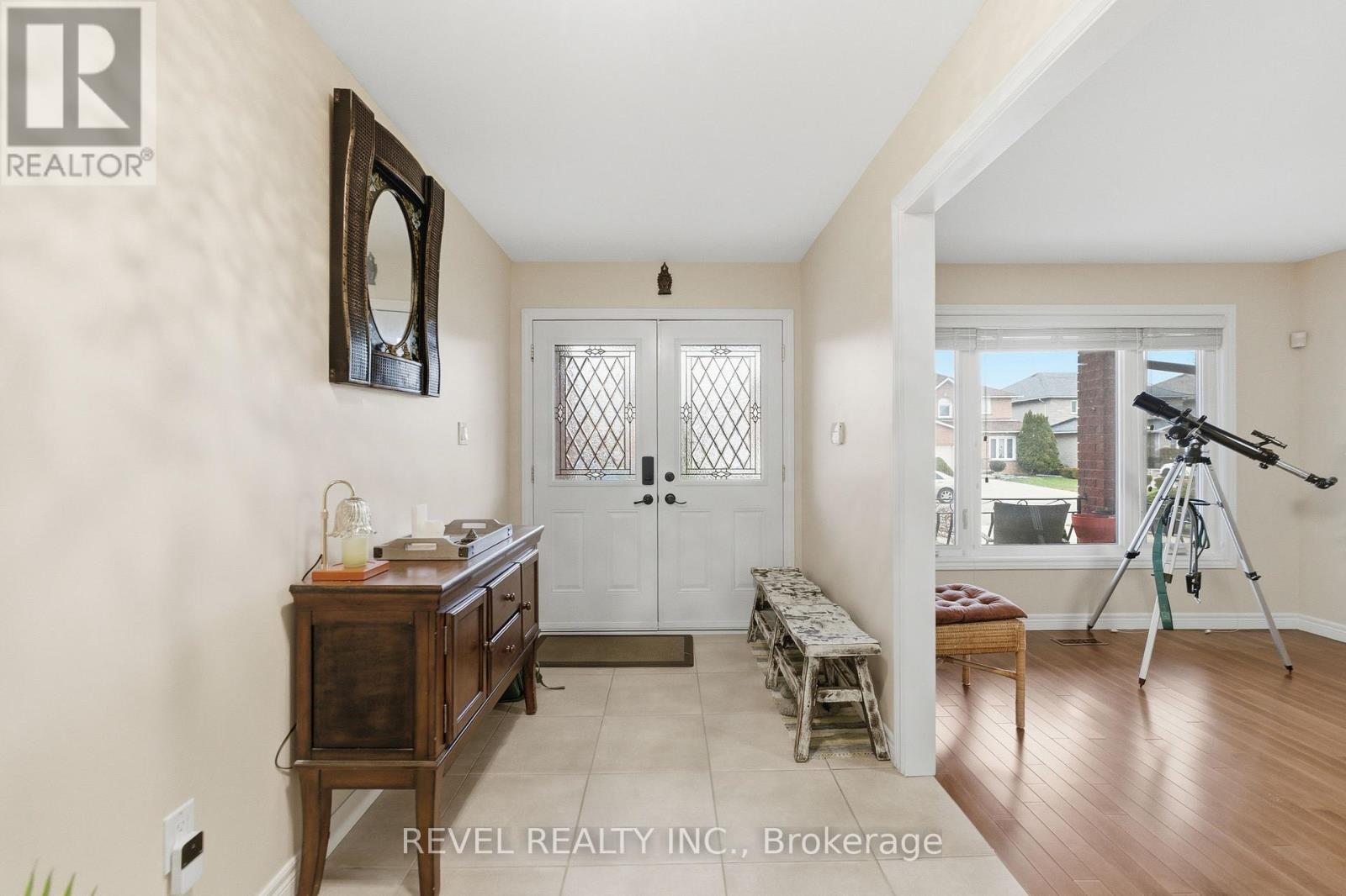 34 Haskins Court, Hamilton, Ontario  L8K 6R1 - Photo 3 - X12785826