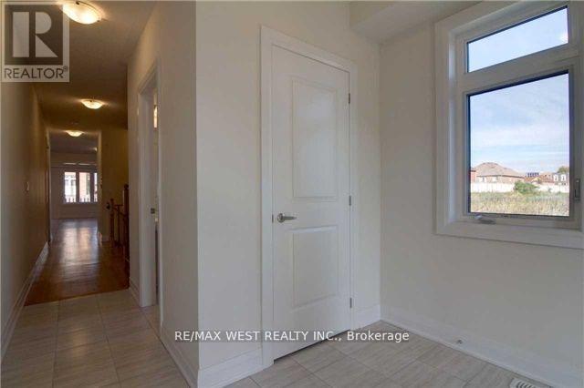 118 Emily Anna Street, Vaughan, Ontario  L4H 3H6 - Photo 3 - N12790024