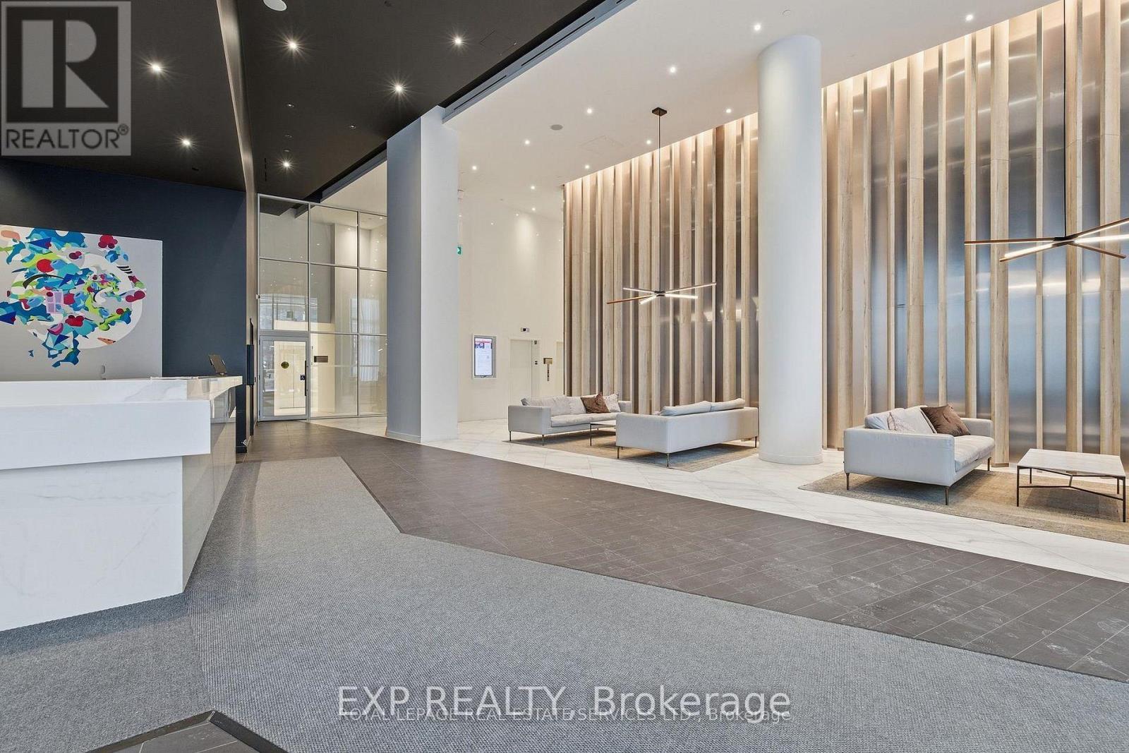 1811 - 3900 Confederation Parkway, Mississauga, Ontario  L5B 0M3 - Photo 3 - W12790016