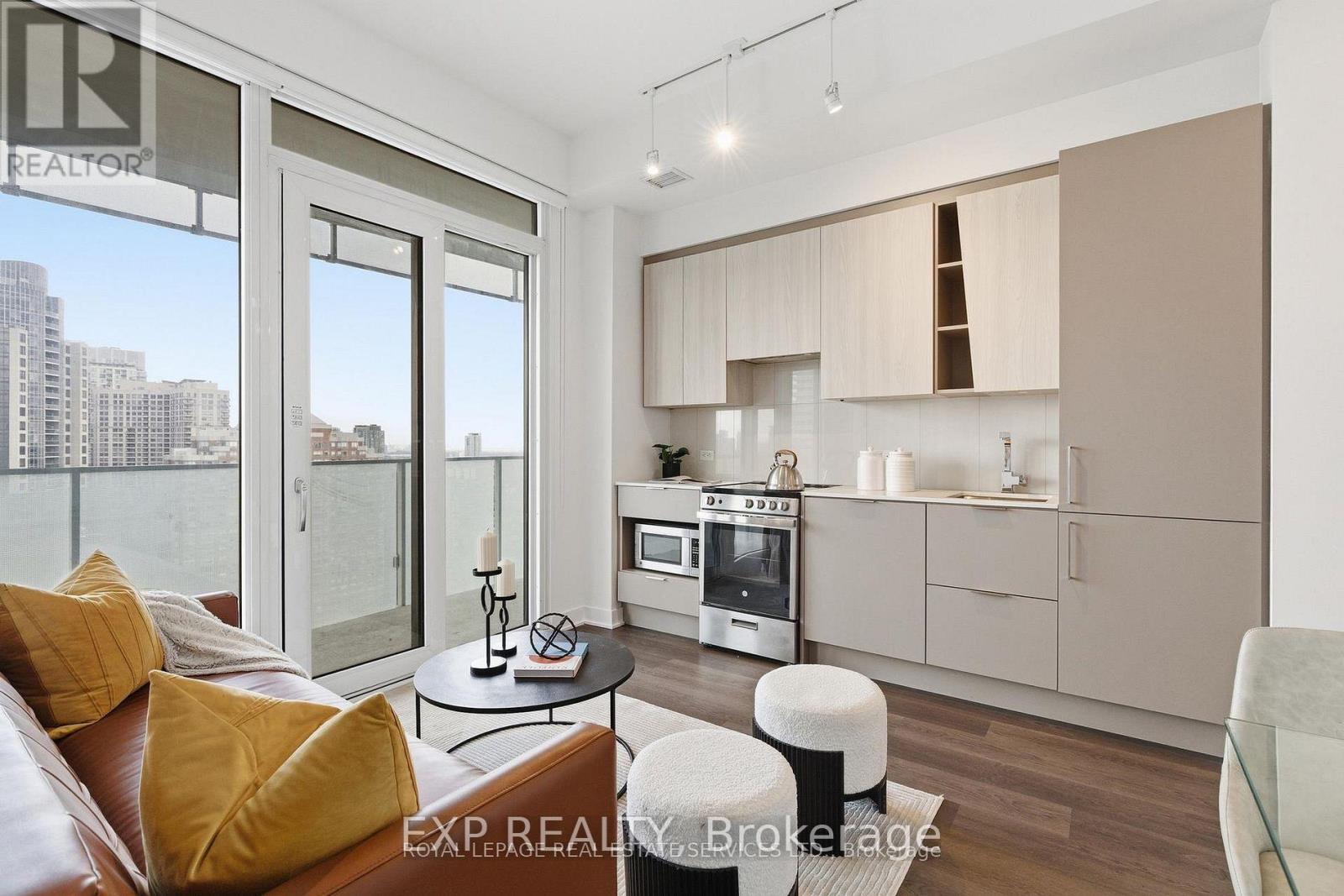 1811 - 3900 Confederation Parkway, Mississauga, Ontario  L5B 0M3 - Photo 9 - W12790016