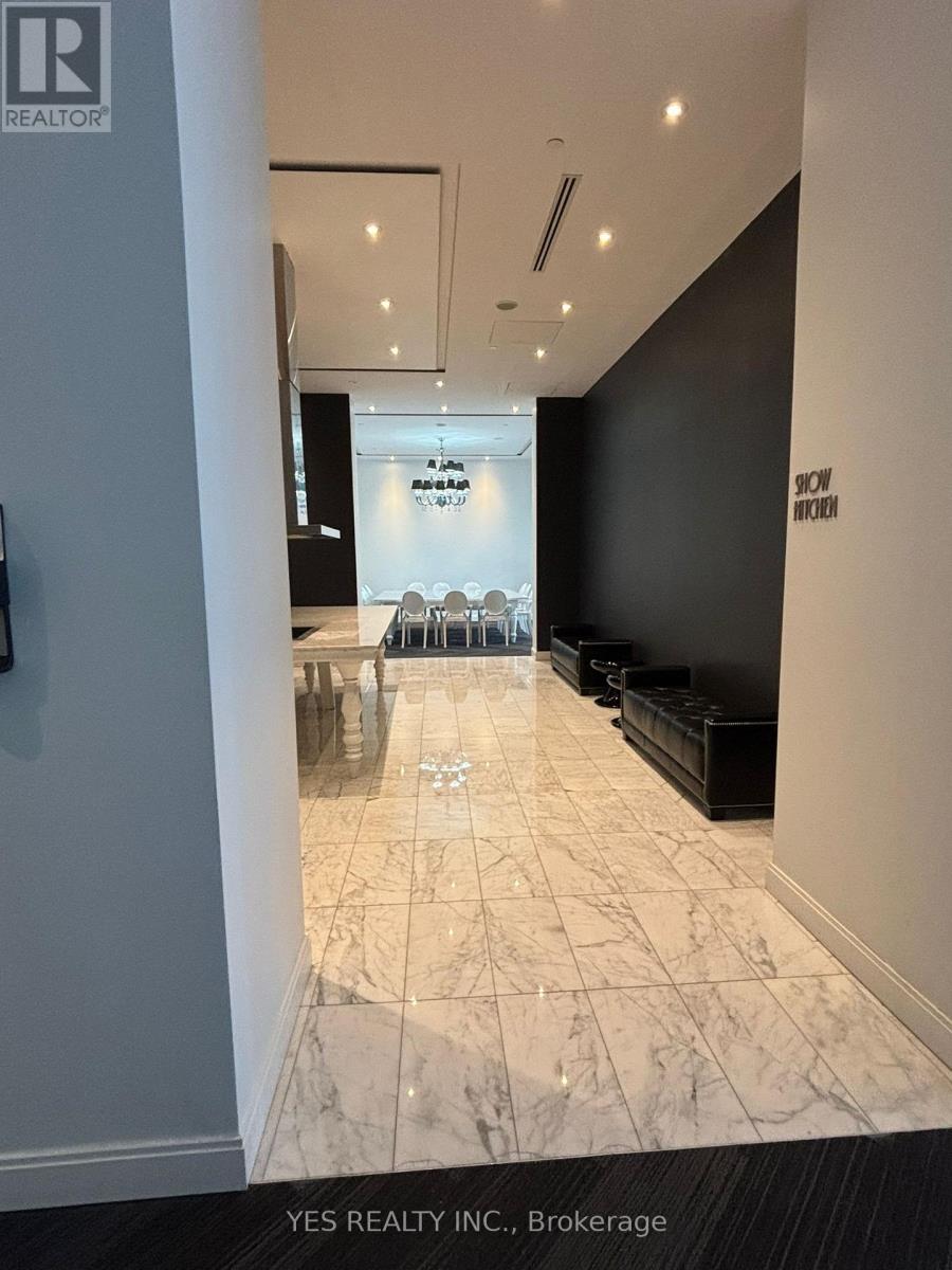 90 Parklawn Road W, Toronto, Ontario  M8Y 0B6 - Photo 15 - W12790020