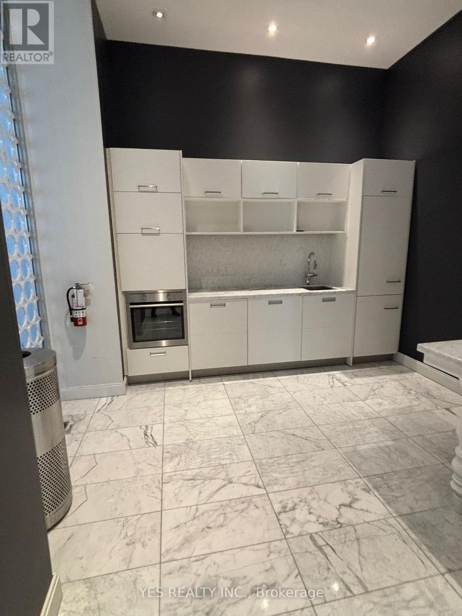 90 Parklawn Road W, Toronto, Ontario  M8Y 0B6 - Photo 17 - W12790020