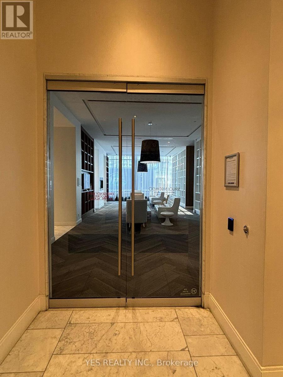 90 Parklawn Road W, Toronto, Ontario  M8Y 0B6 - Photo 20 - W12790020