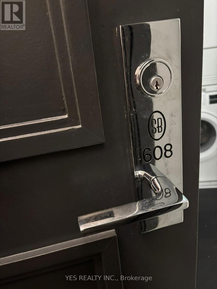 90 Parklawn Road W, Toronto, Ontario  M8Y 0B6 - Photo 22 - W12790020