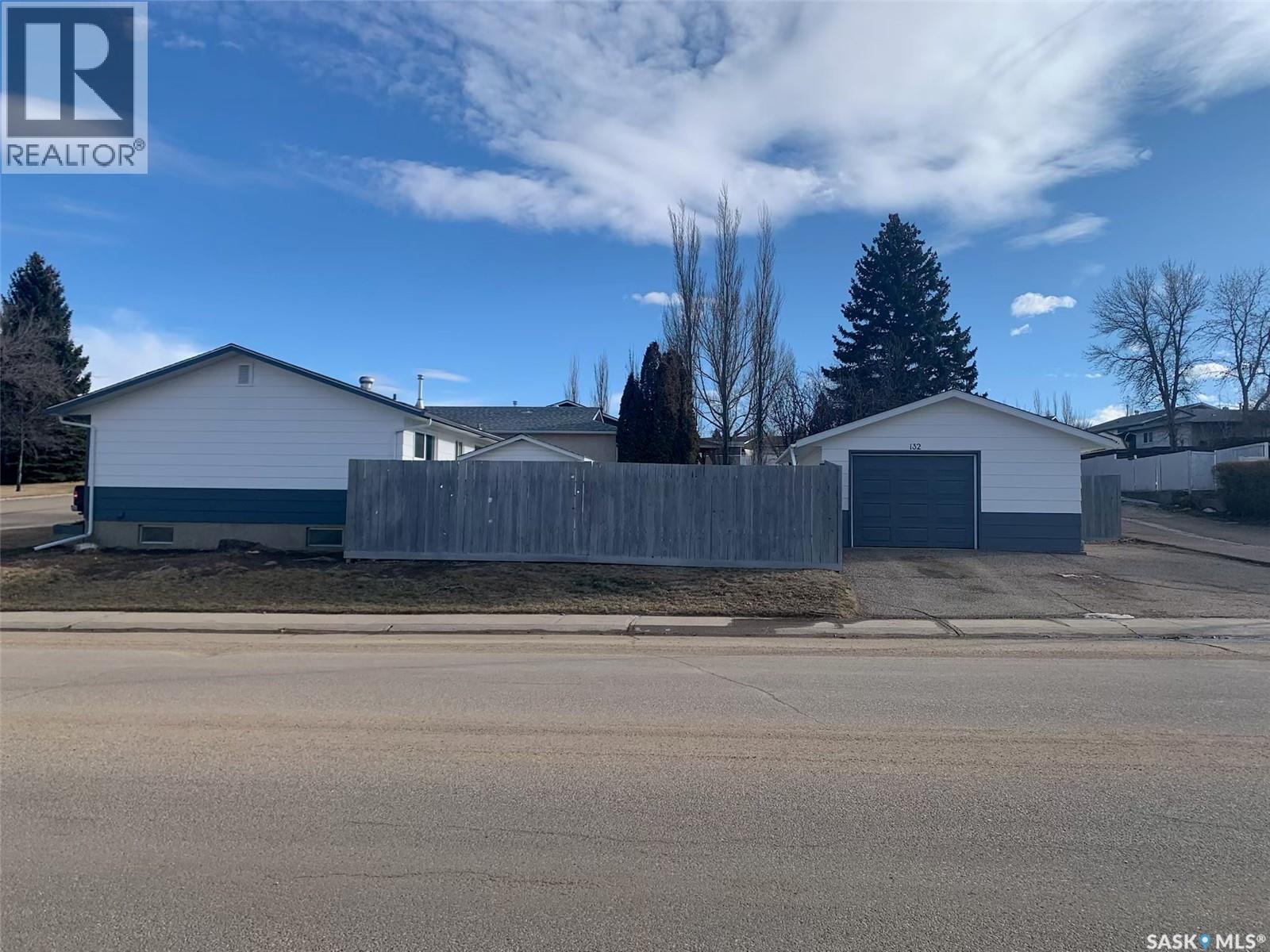 132 Haw Place, Swift Current, Saskatchewan  S9H 4B7 - Photo 19 - SK028572