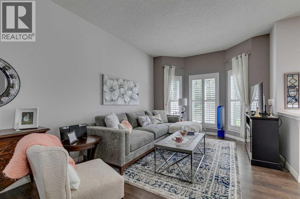 271 Tuscany Valley Drive Nw, Calgary, Alberta  T3L 2A6 - Photo 2 - A2283391