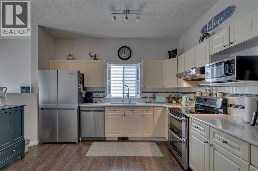 271 Tuscany Valley Drive Nw, Calgary, Alberta  T3L 2A6 - Photo 10 - A2283391