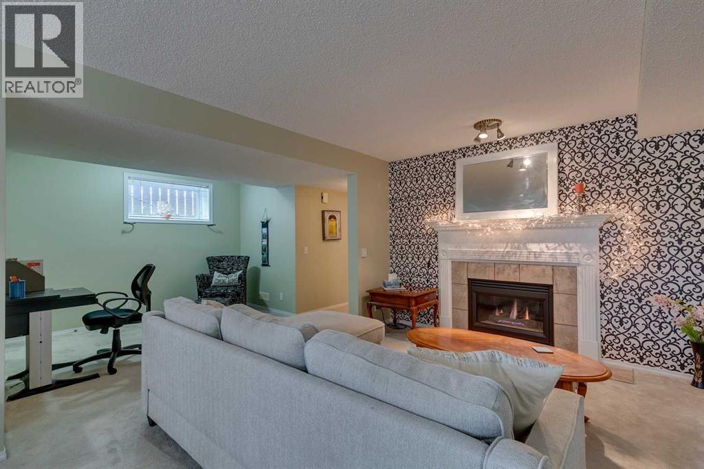 271 Tuscany Valley Drive Nw, Calgary, Alberta  T3L 2A6 - Photo 26 - A2283391