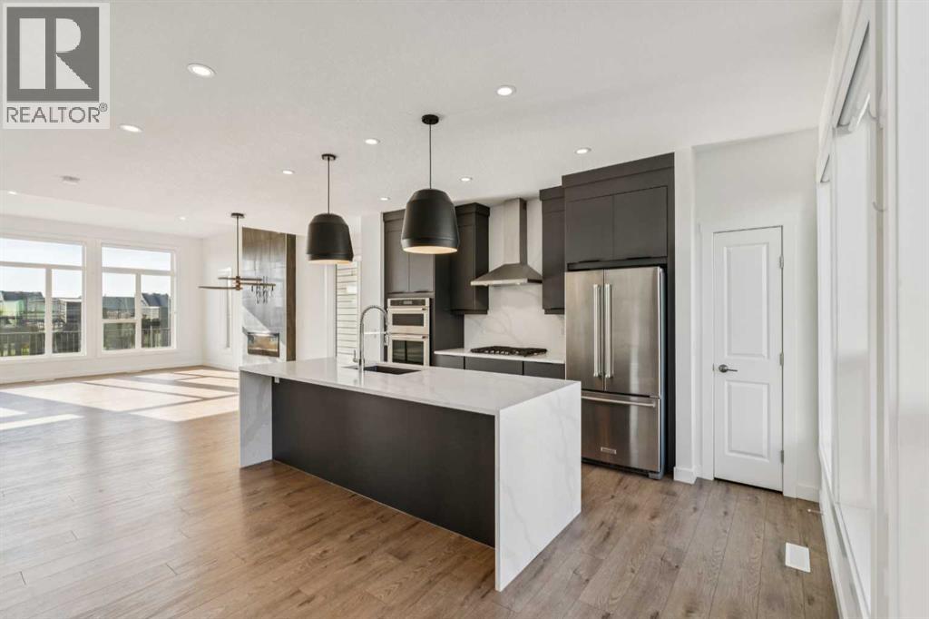 228 Sovereign Common Sw, Calgary, Alberta  T3C 3Y3 - Photo 6 - A2286266