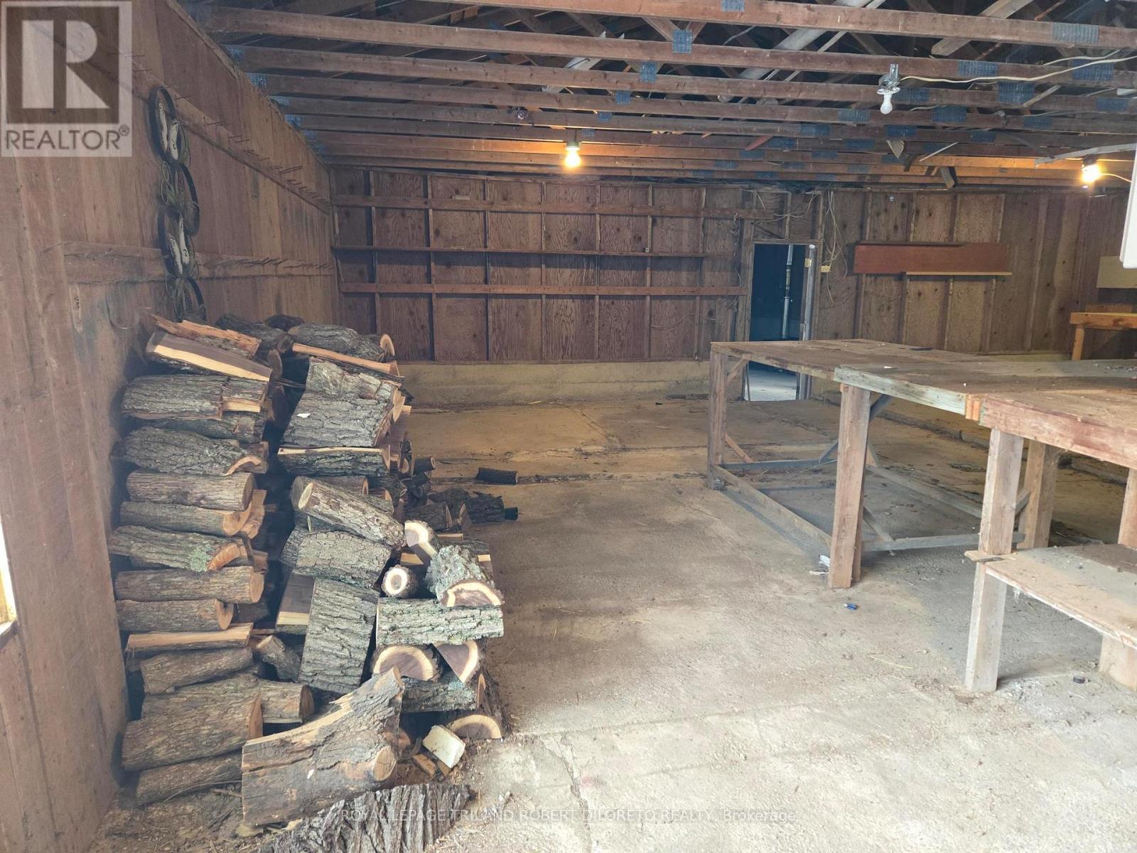 21477 Springfield Road, Southwest Middlesex, Ontario  N0L 1T0 - Photo 17 - X12790062