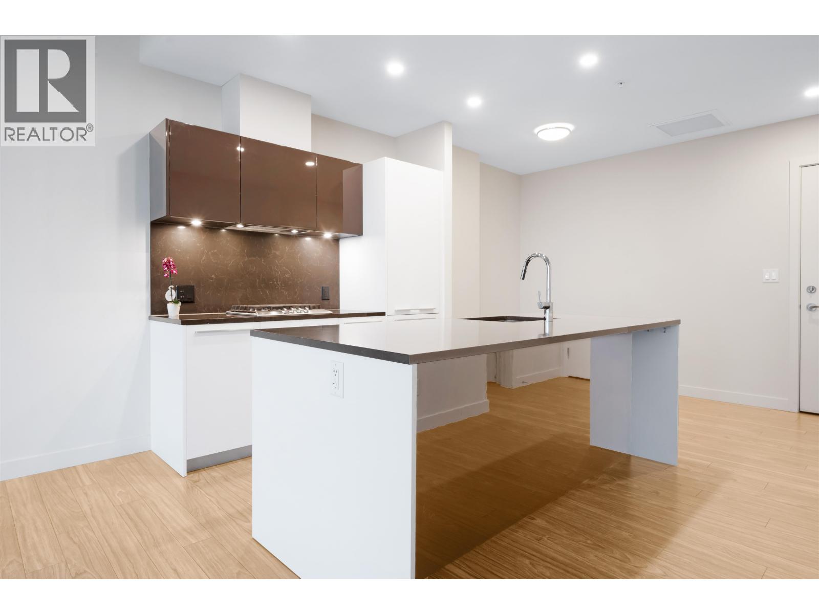 3206 6383 Mckay Avenue, Burnaby, British Columbia  V5H 0H8 - Photo 3 - R3088517