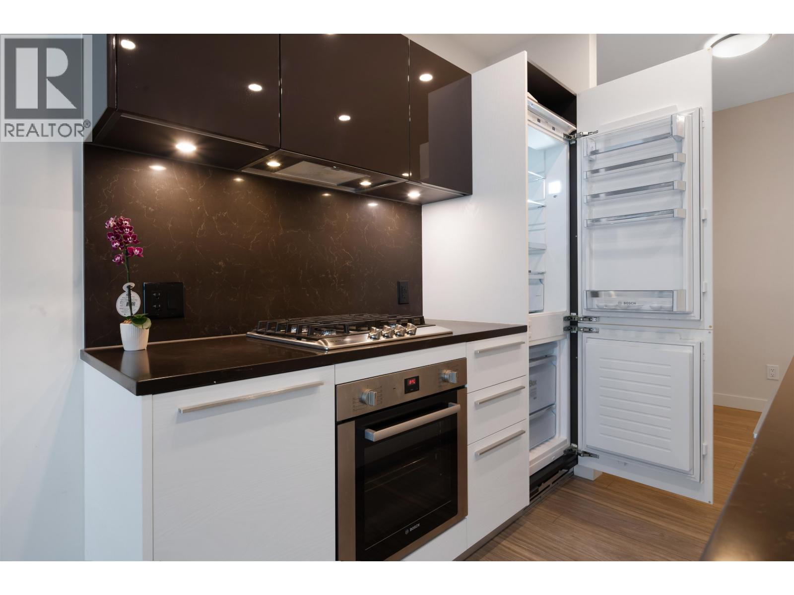 3206 6383 Mckay Avenue, Burnaby, British Columbia  V5H 0H8 - Photo 5 - R3088517